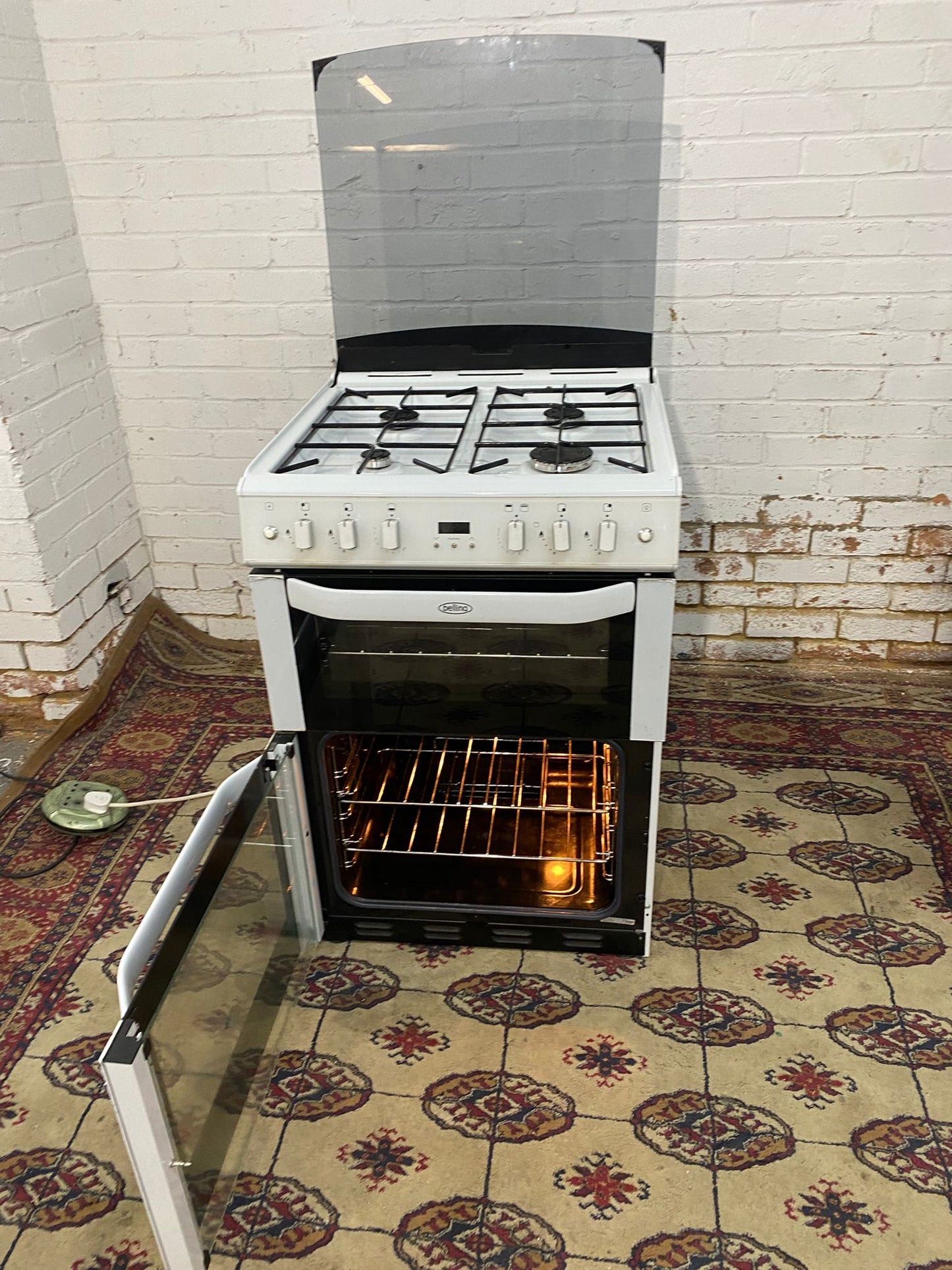 Beautiful Belling 60CM White Gas Cooker With Oven/Grill For Sale