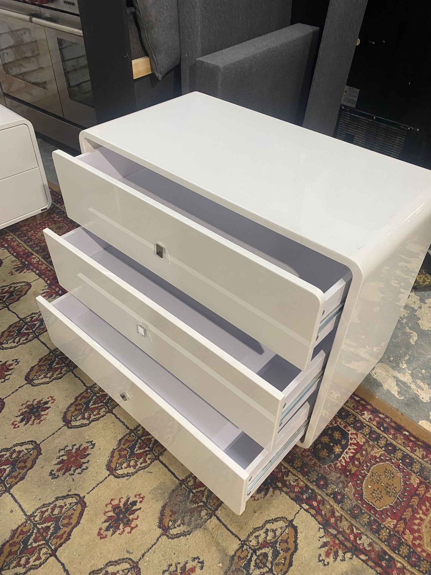 🚚FREE DELIVERY Beautiful Premium High Quality Gloss 5 Pieces BedRoom Set For Sale