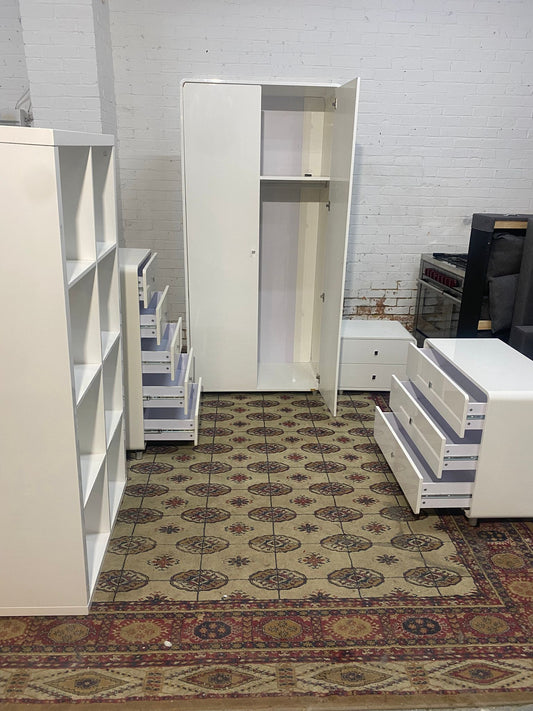 🚚FREE DELIVERY Beautiful Premium High Quality Gloss 5 Pieces BedRoom Set For Sale