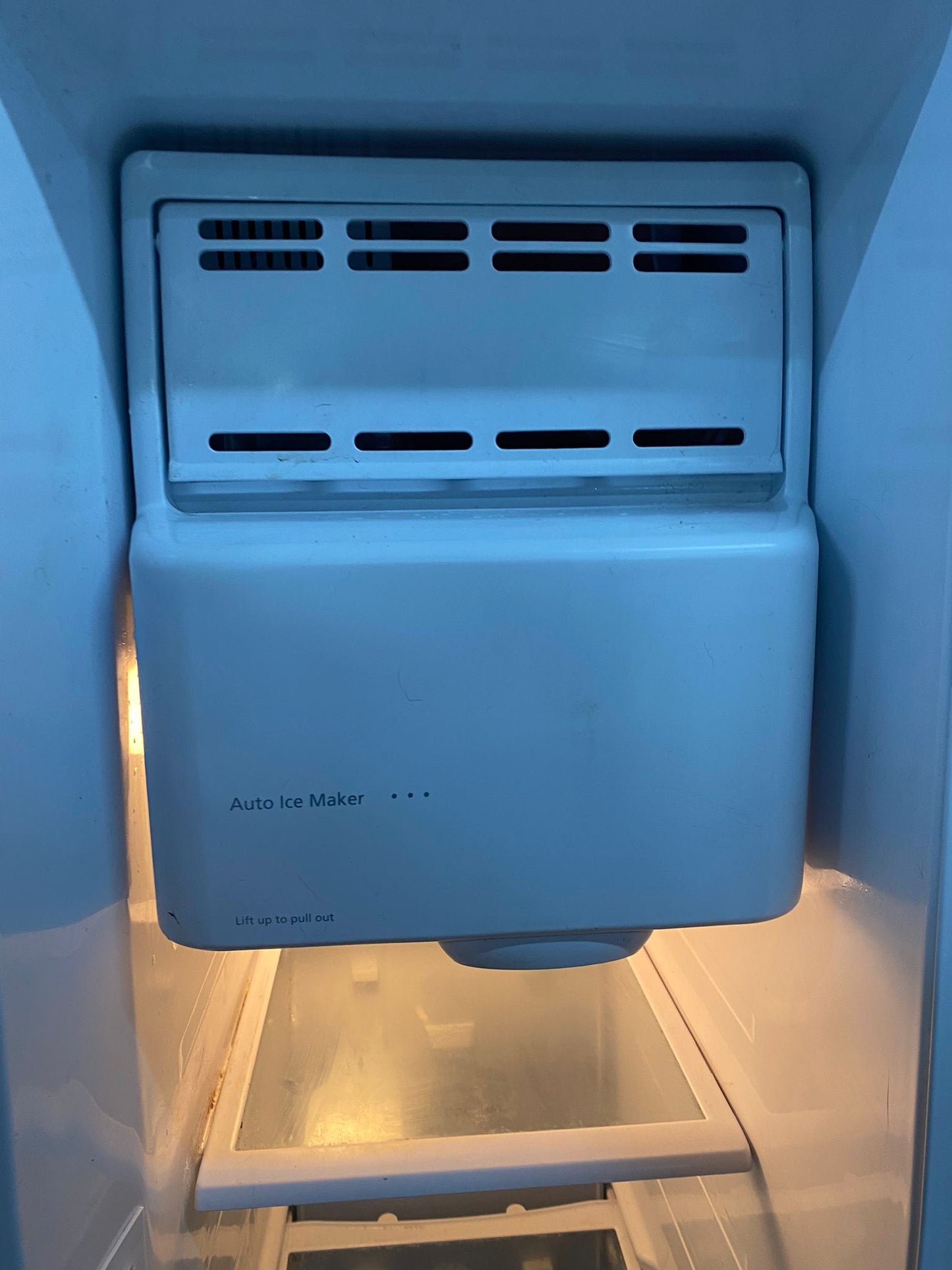 Beautiful Samsung Grey Samsung American With Ice/Water Dispenser Fridge Freezer For Sale