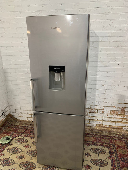 Beautiful Samsung Digital Inverter Grey Fridge Freezer With Water Dispenser For Sale
