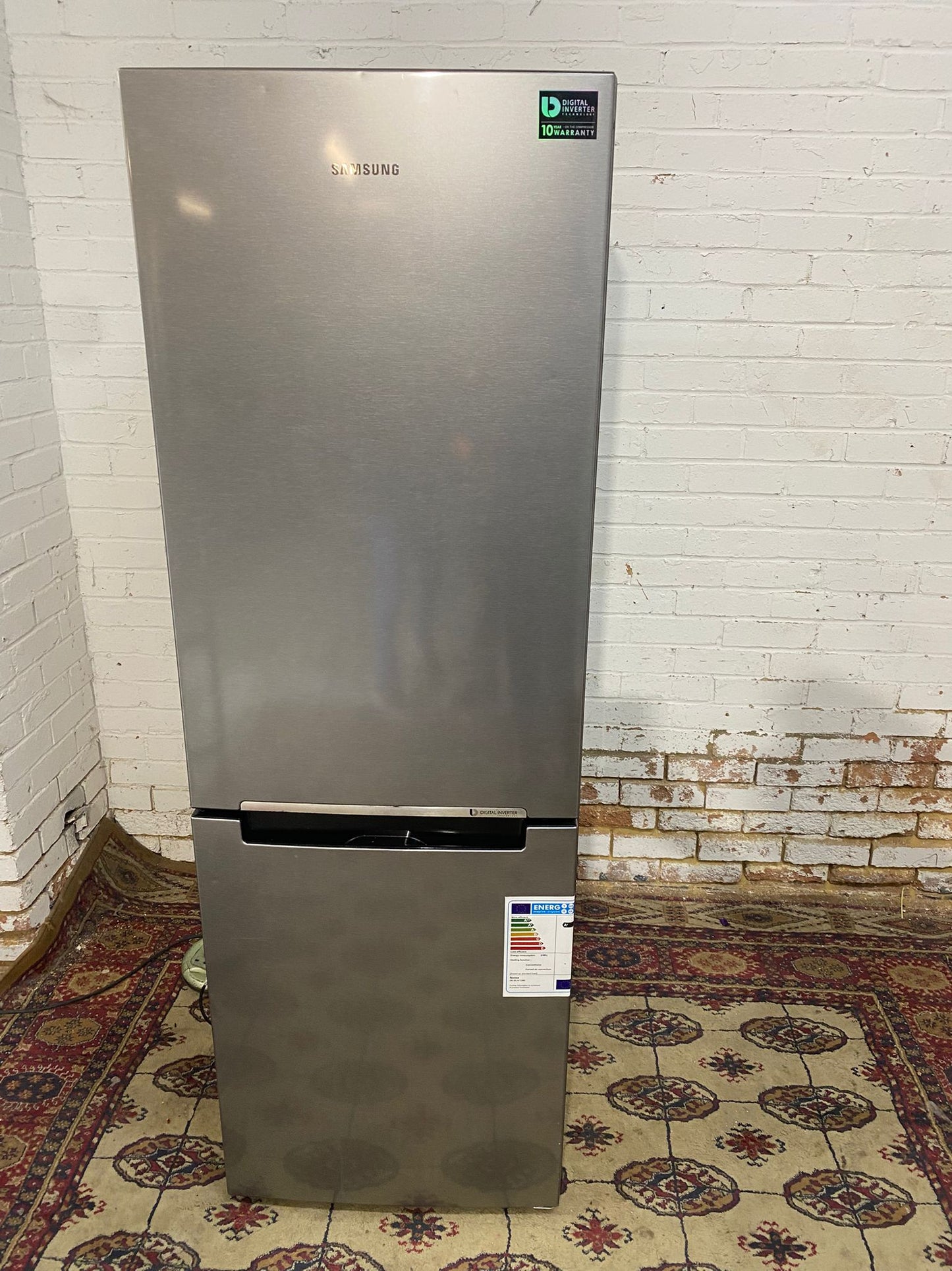 Beautiful Samsung Digital Inverter Grey Fridge Freezer For Sale