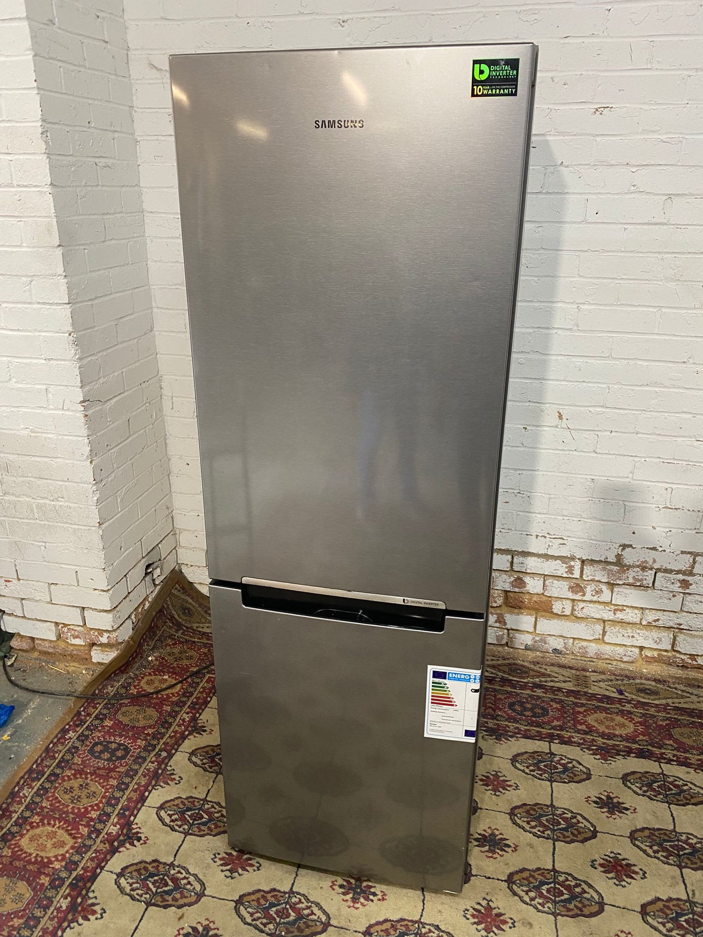Beautiful Samsung Digital Inverter Grey Fridge Freezer For Sale