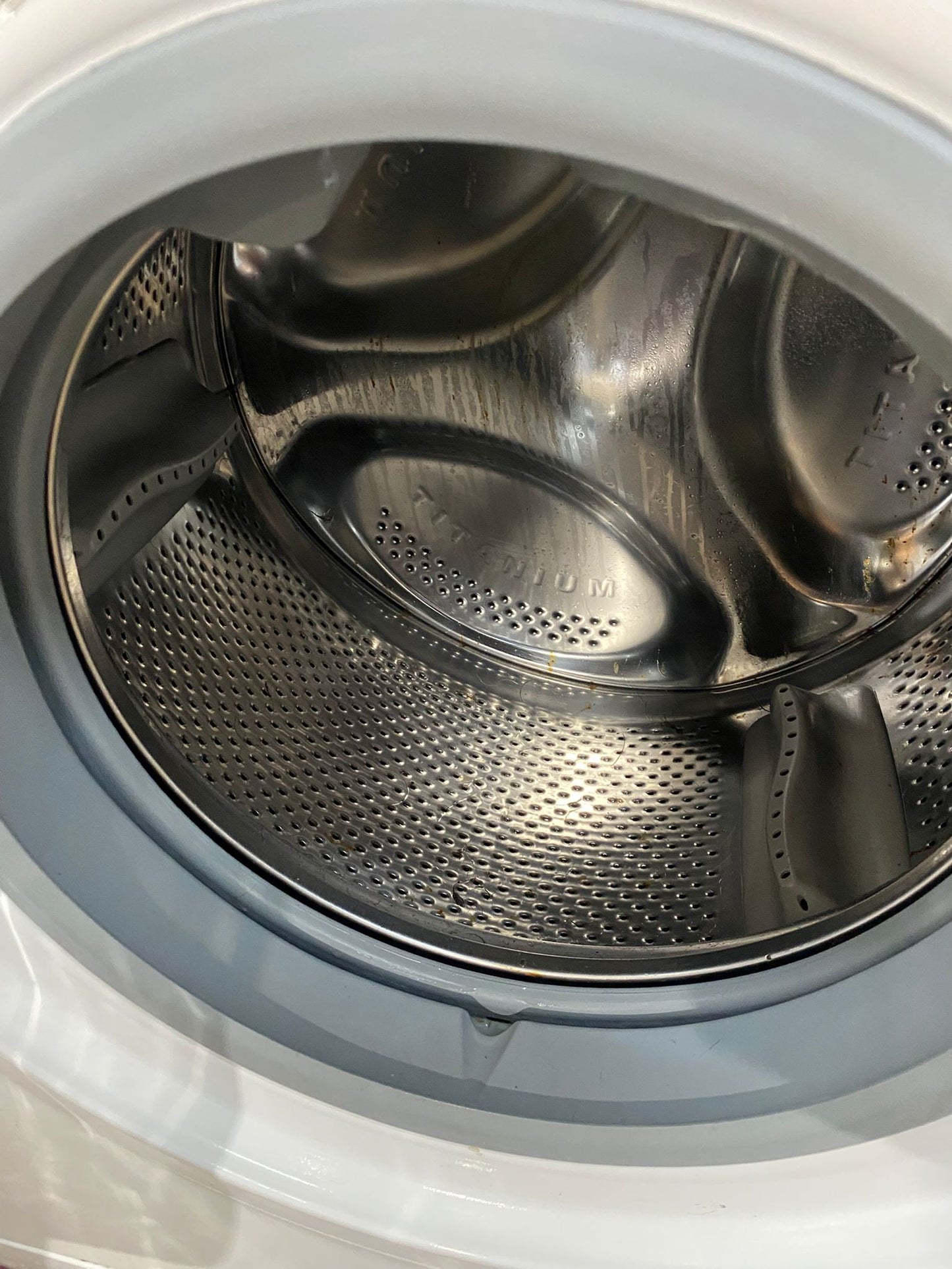 Beautiful HotPoint 8/6KG Washer Dryer For Sale