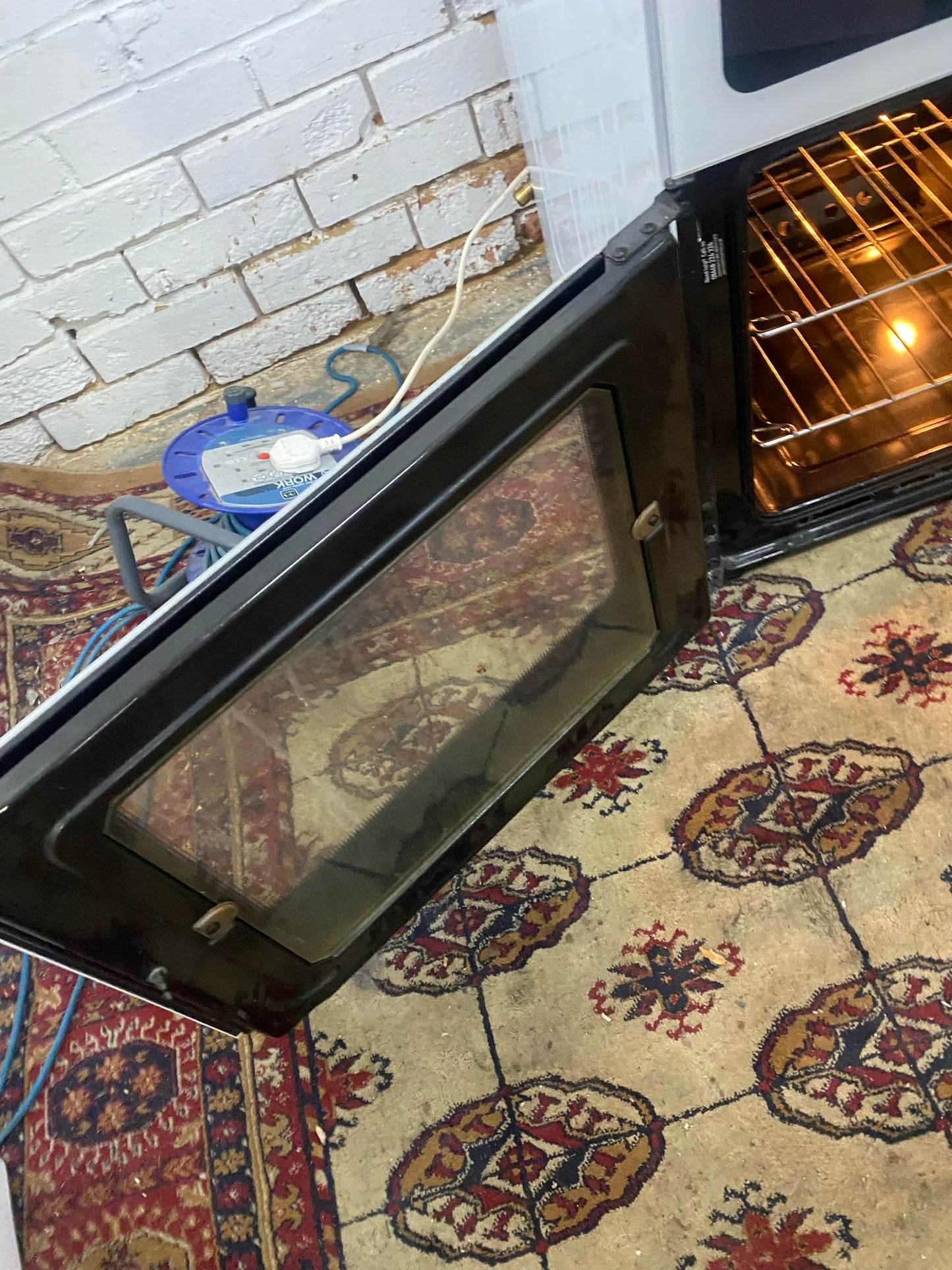 Beautiful HotPoint 60CM Gas Cooker With Oven/Grill For Sale