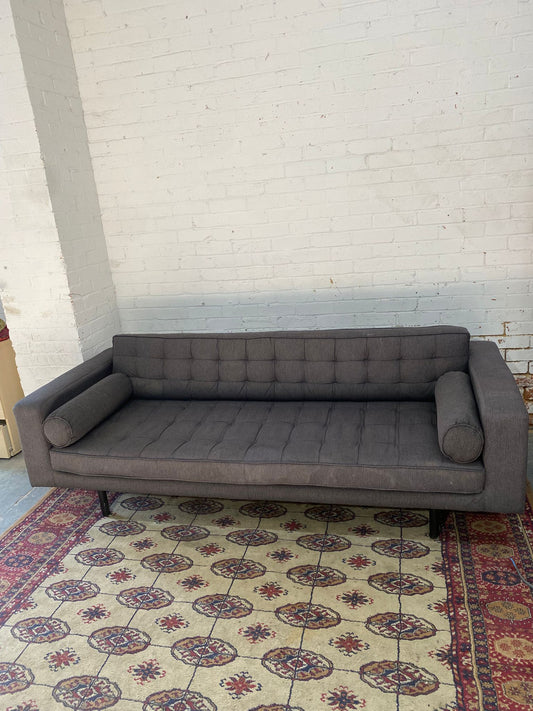 🚚FREE DELIVERY Beautiful Chesterfield Style 3/4 Seater Sofa For Sale