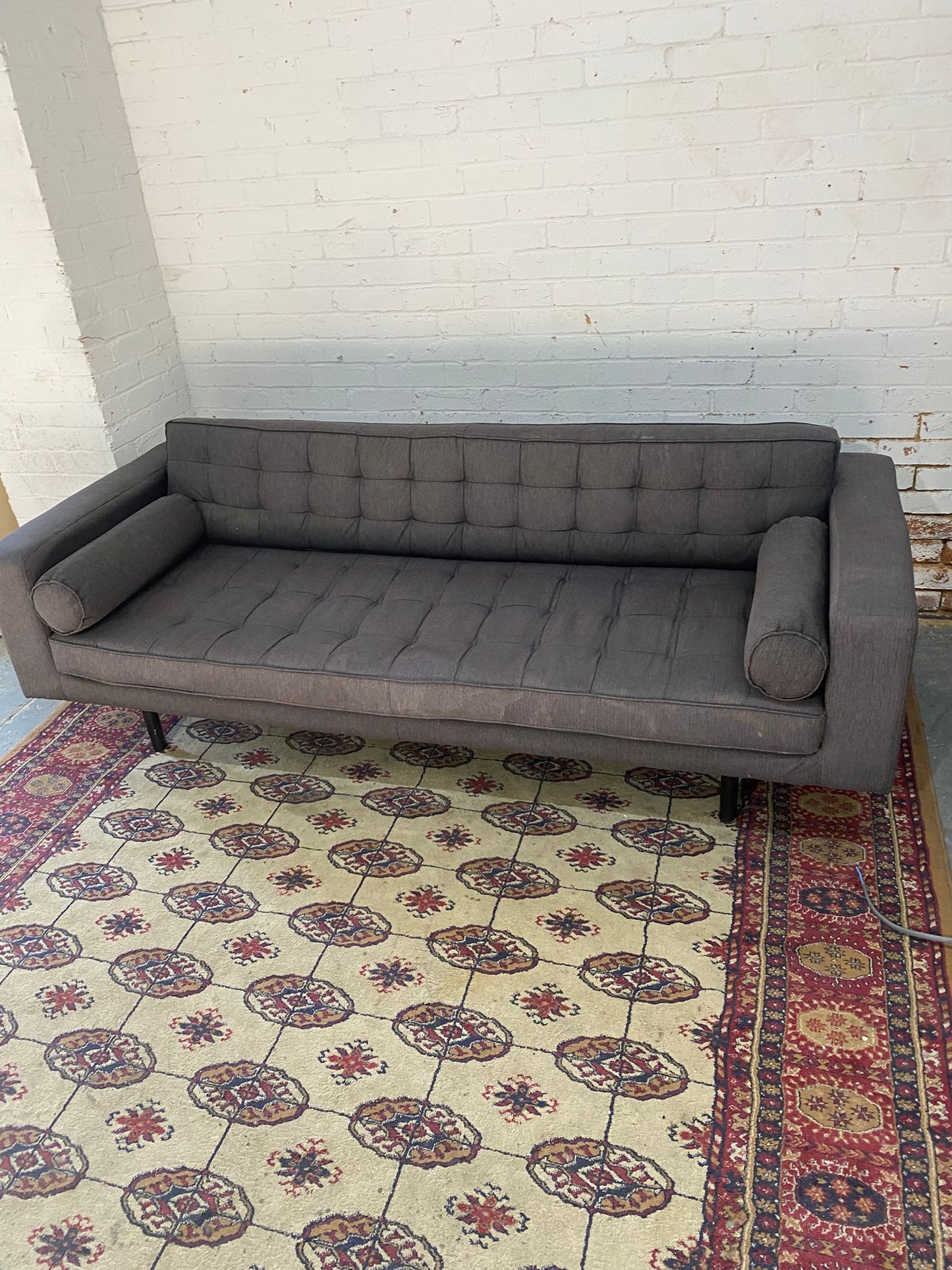 🚚FREE DELIVERY Beautiful Chesterfield Style 3/4 Seater Sofa For Sale