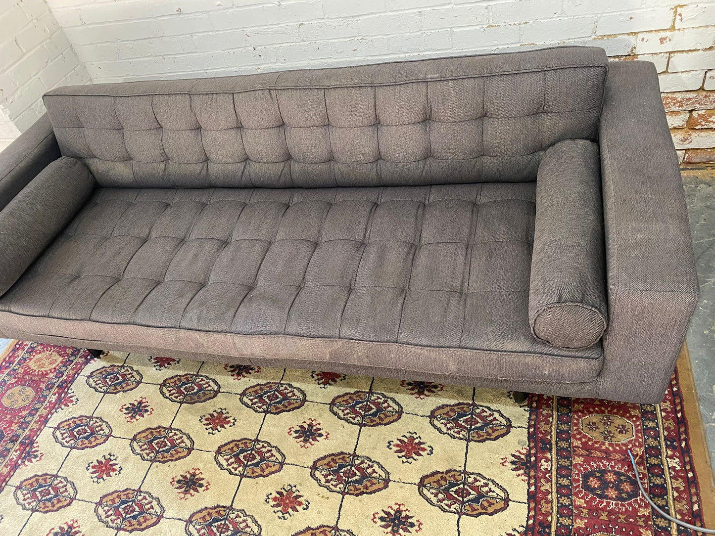 🚚FREE DELIVERY Beautiful Chesterfield Style 3/4 Seater Sofa For Sale