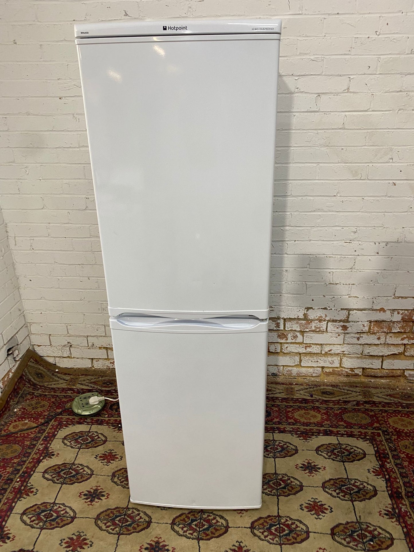 Beautiful Hotpoint White First Edition Frost Free Fridge Freezer 50/50 For Sale