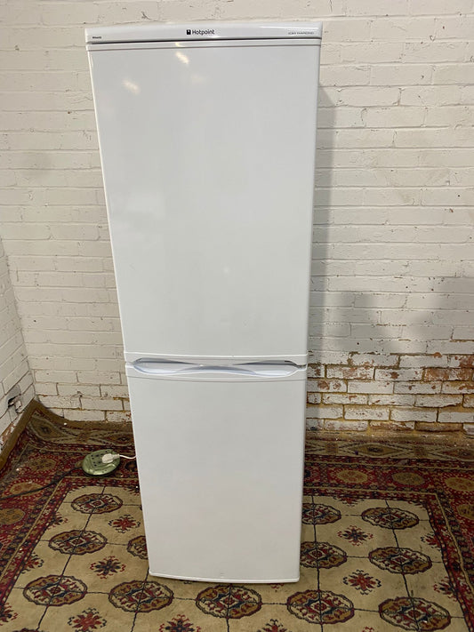 Beautiful Hotpoint White First Edition Frost Free Fridge Freezer 50/50 For Sale