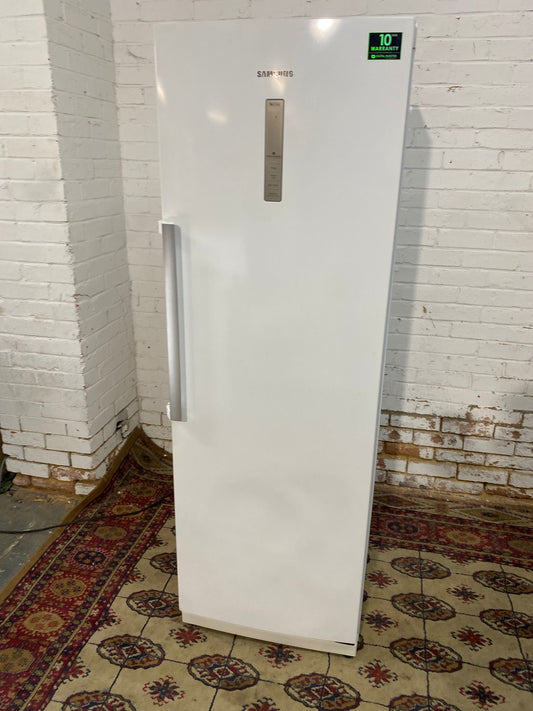 Beautiful Samsung 185CM Tall Fridge Only For Sale
