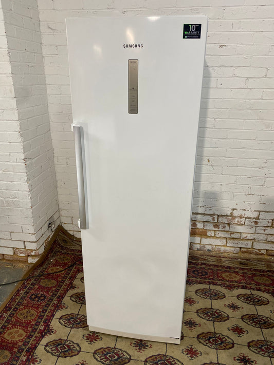 Beautiful Samsung 185CM Tall Fridge Only For Sale