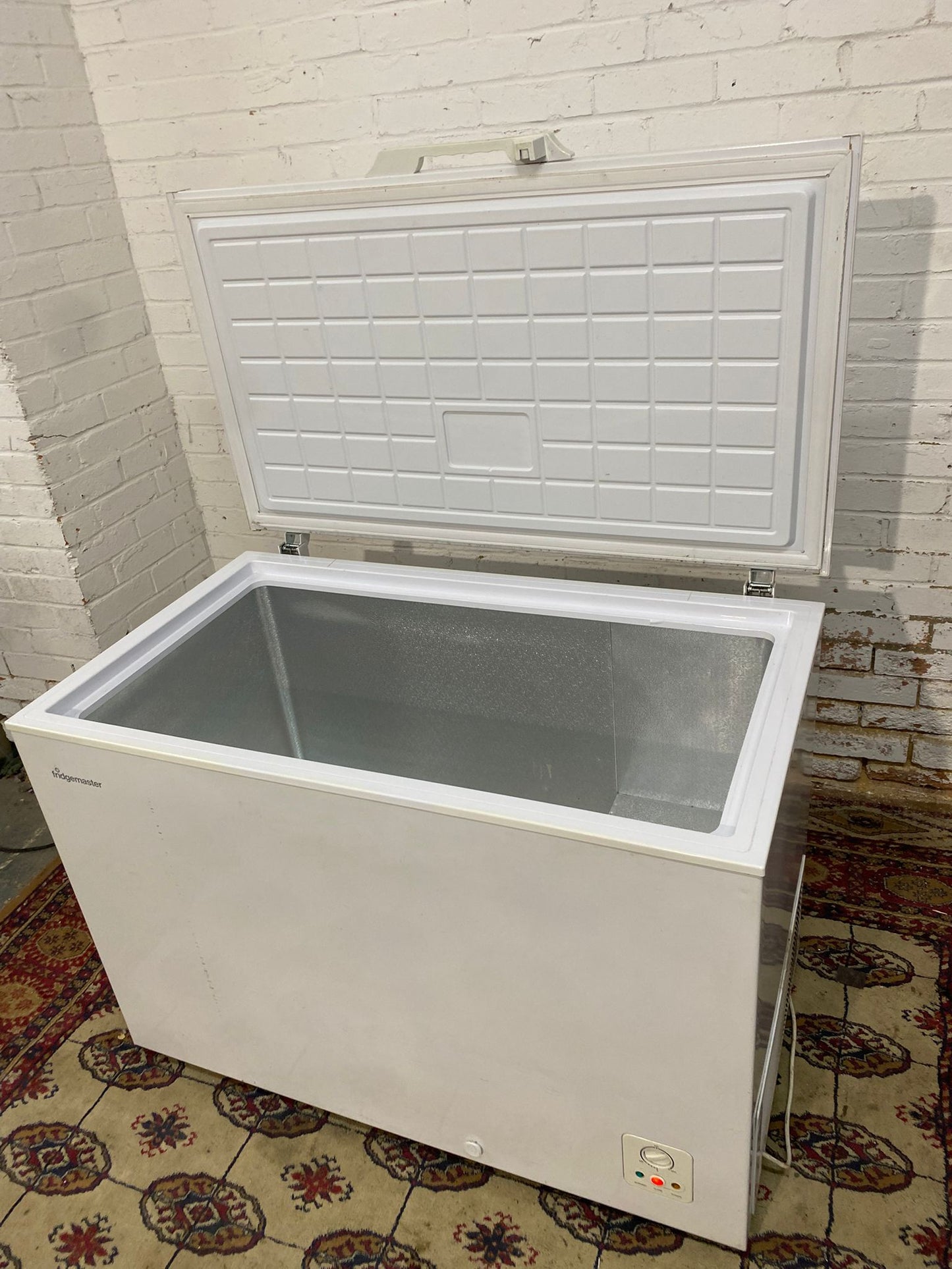 Beautiful FridgeMaster 300L Chest Freezer For Sale