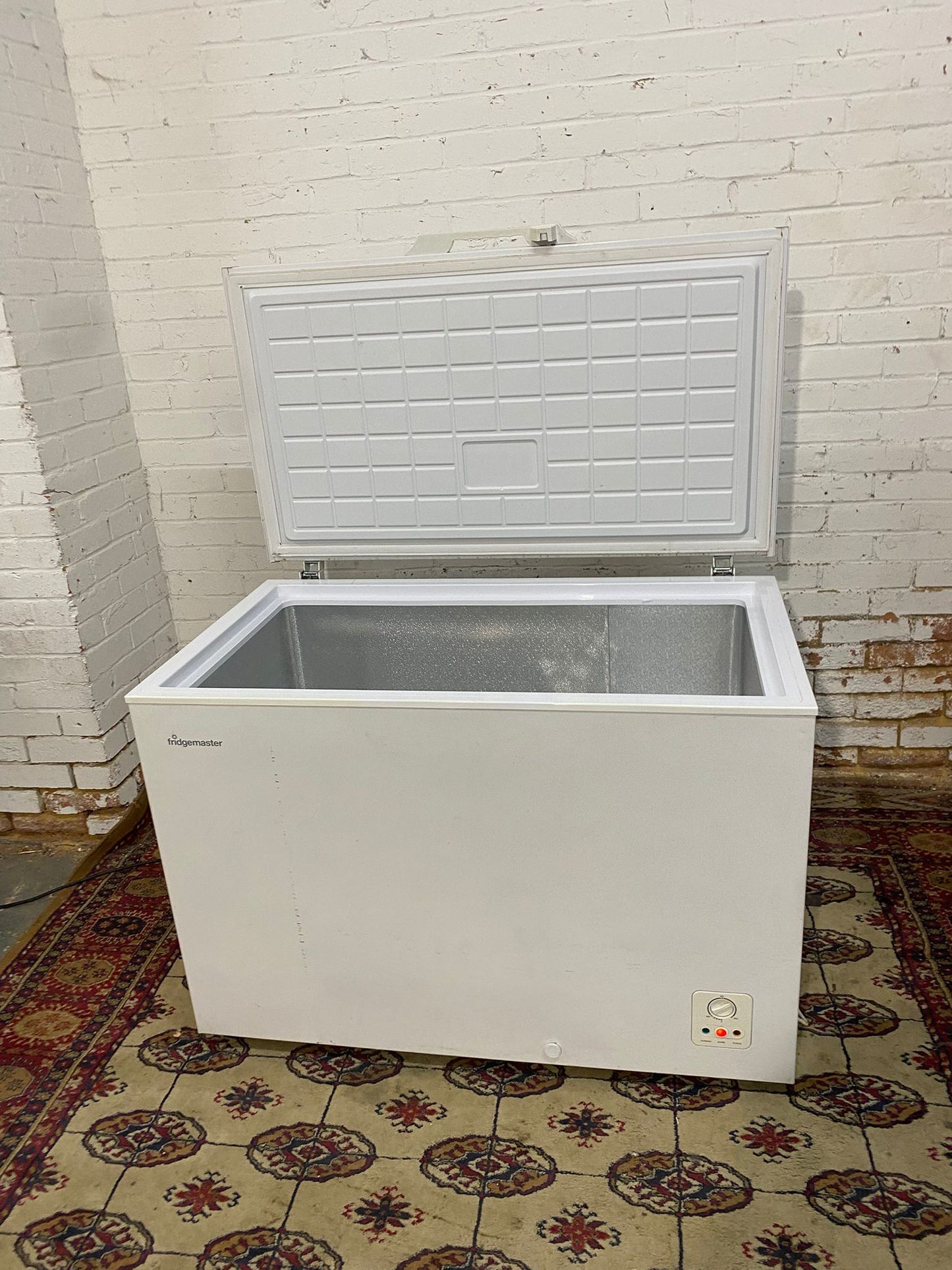 Beautiful FridgeMaster 300L Chest Freezer For Sale