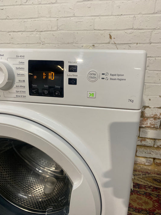 Beautiful HotPoint Latest Model 7KG Washing Machine For Sale