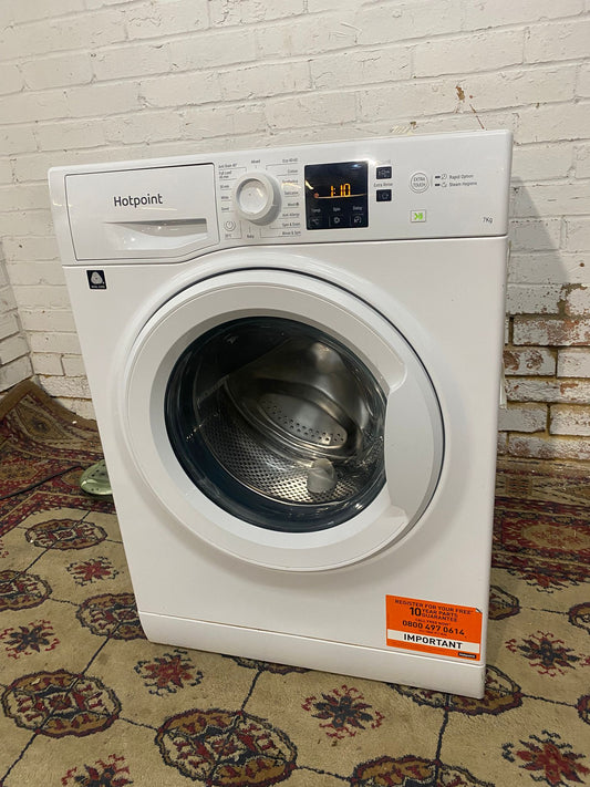 Beautiful HotPoint Latest Model 7KG Washing Machine For Sale