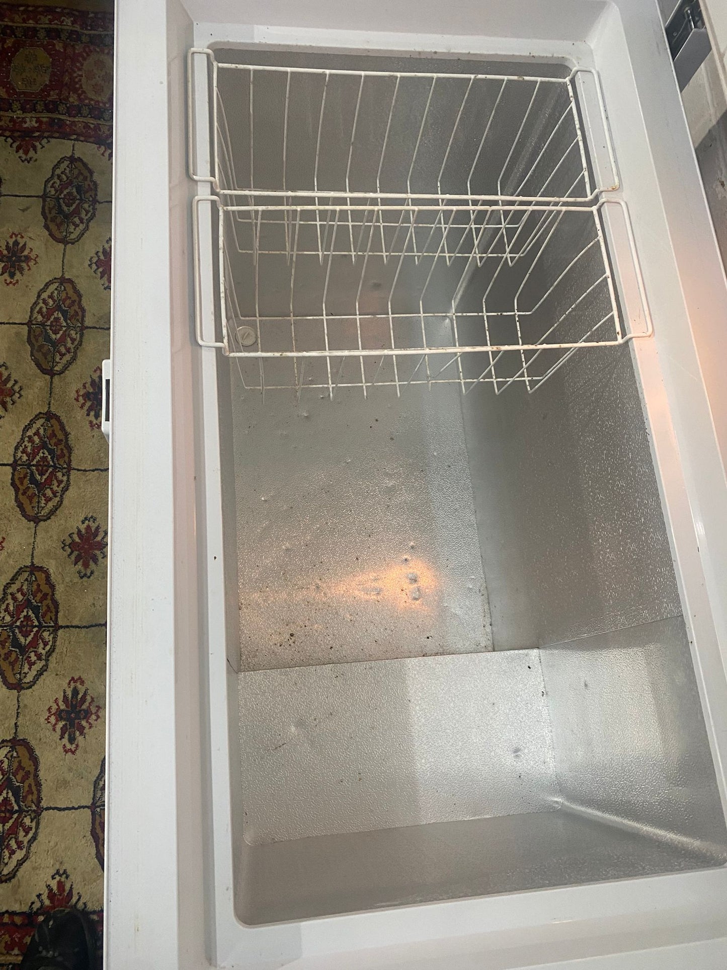 FREE DELIVERY Beautiful Indesit 280L Chest Freezer Frost Free For Sale