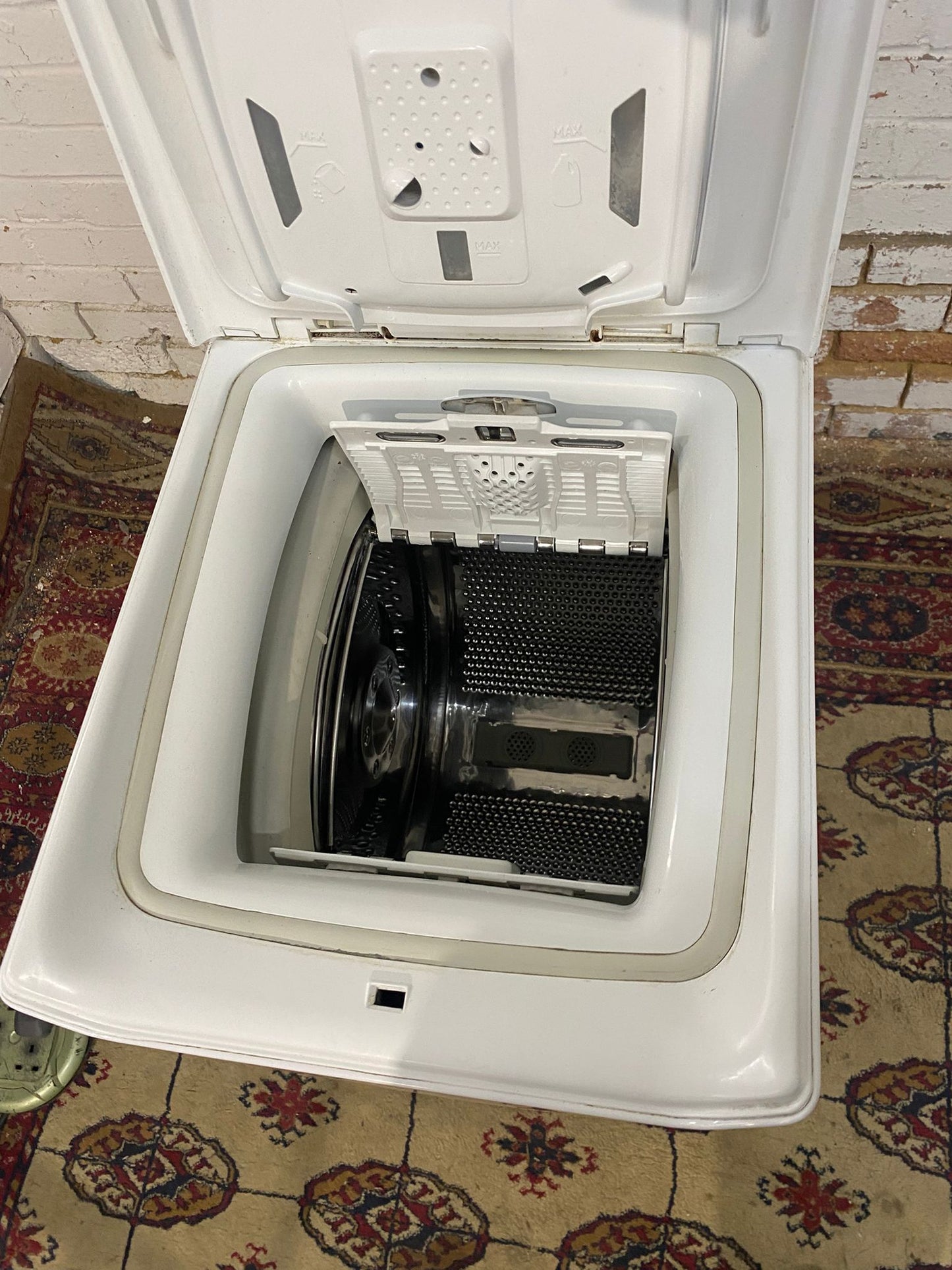 Beautiful Montpellier Top Opener Washing Machine For Sale