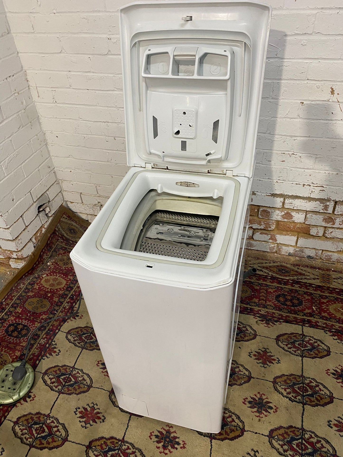 Beautiful Montpellier Top Opener Washing Machine For Sale