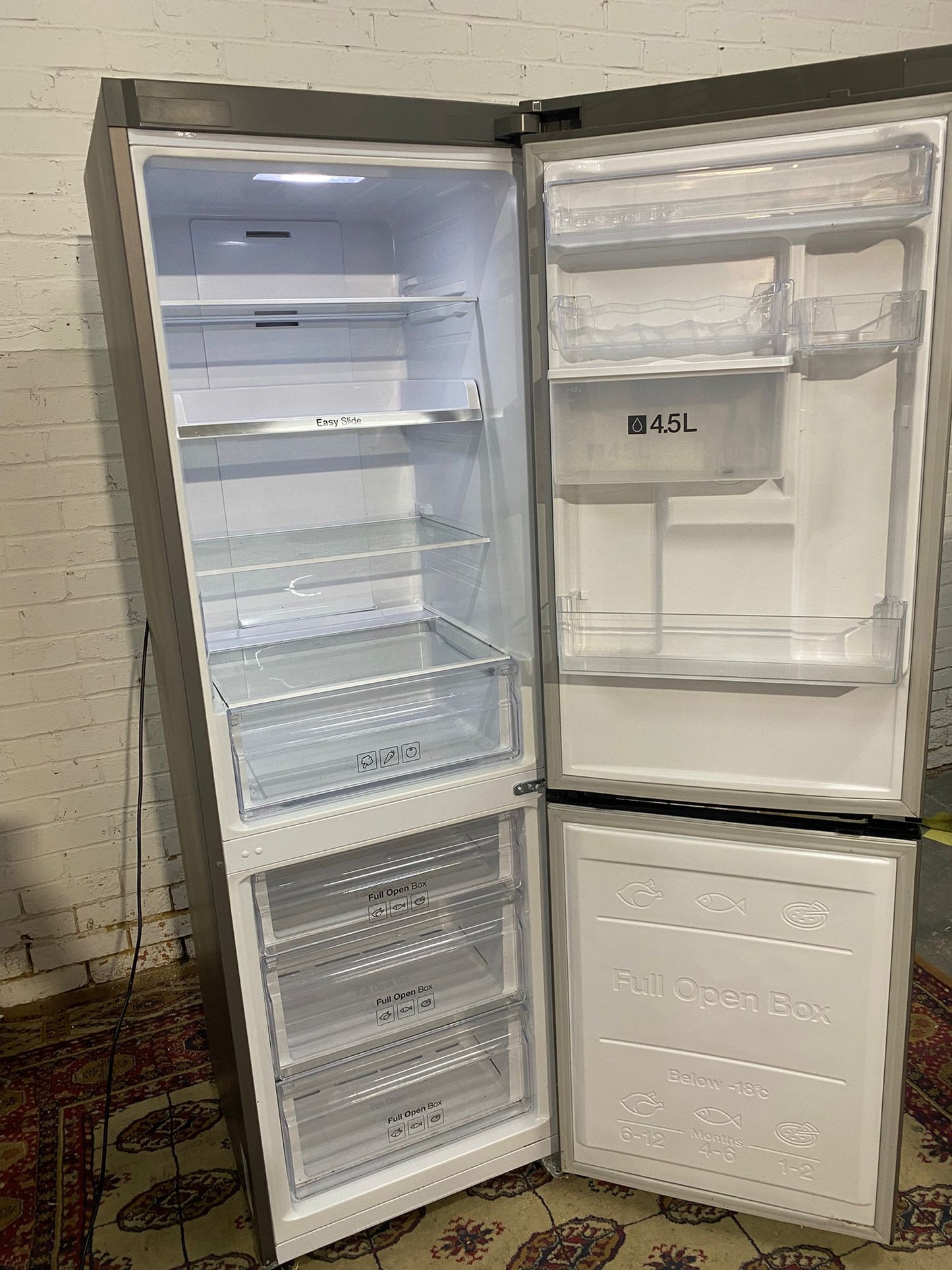 Beautiful Samsung Digital Inverter Grey Fridge Freezer With Water Dispenser For Sale