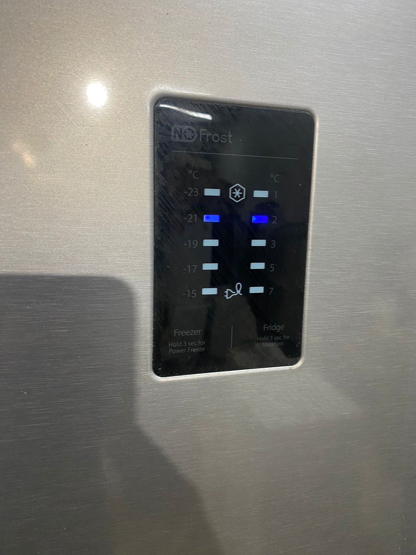 Beautiful Samsung Digital Inverter Grey Fridge Freezer With Water Dispenser For Sale