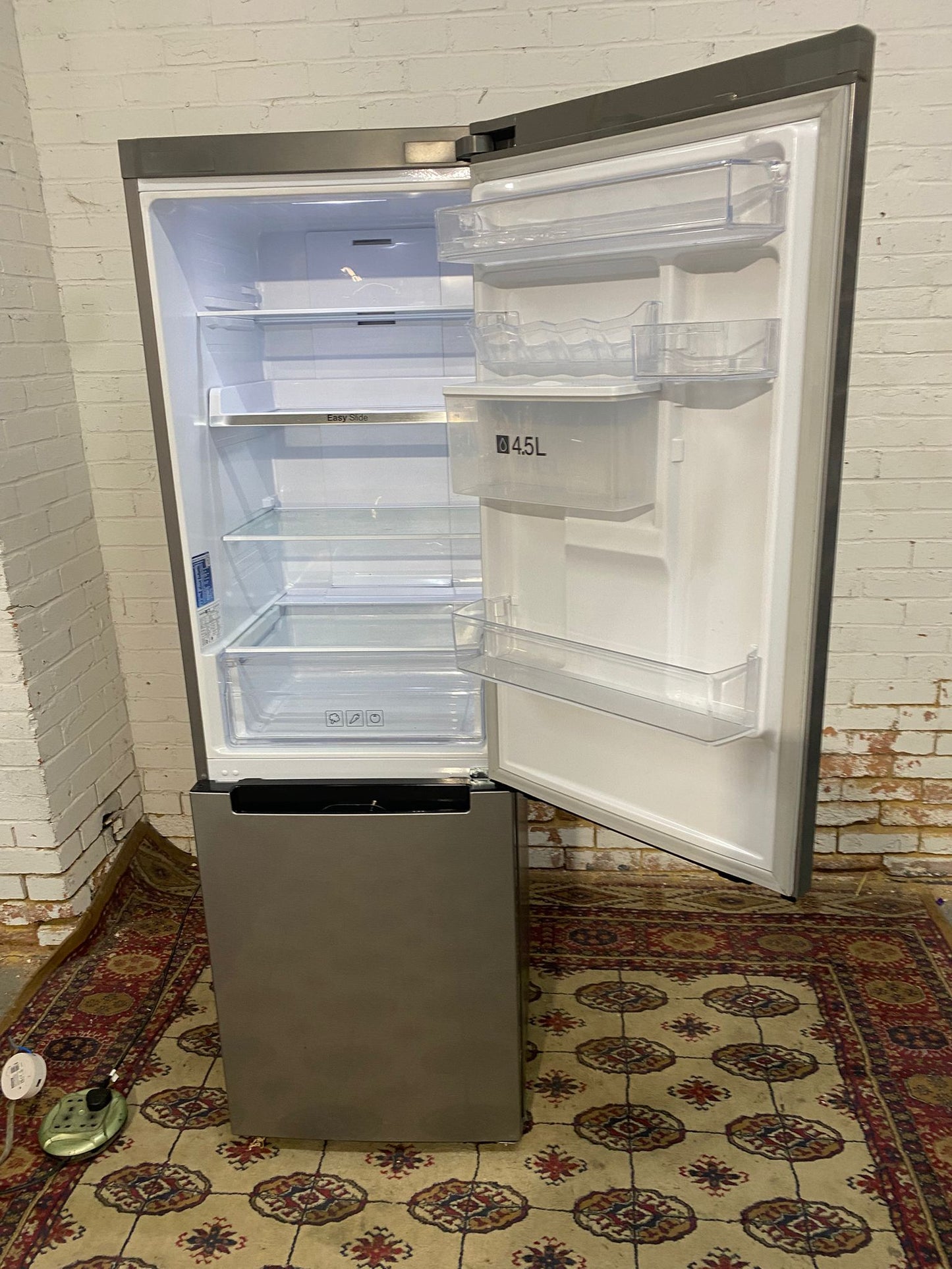 Beautiful Samsung Digital Inverter Grey Fridge Freezer With Water Dispenser For Sale
