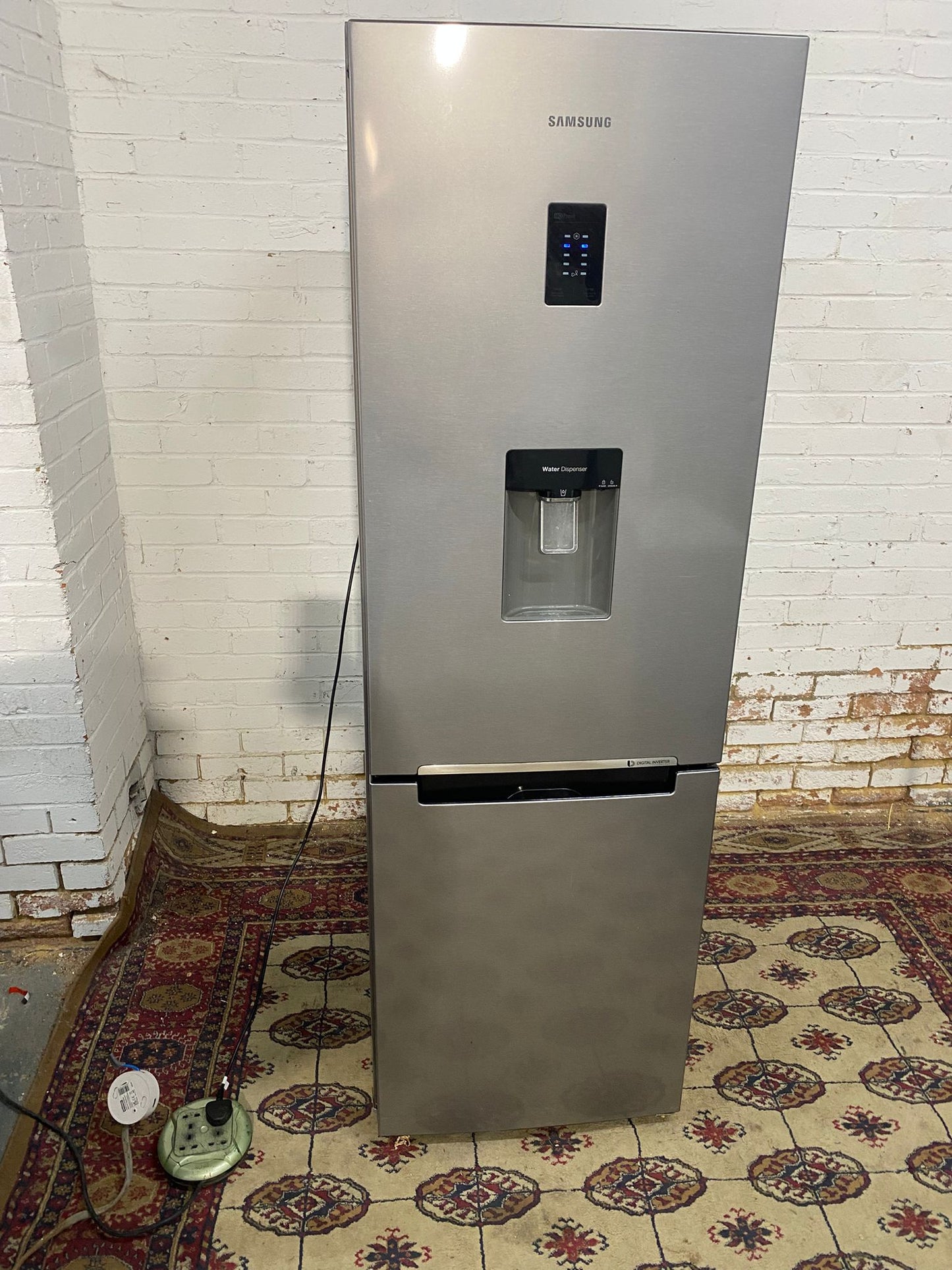 Beautiful Samsung Digital Inverter Grey Fridge Freezer With Water Dispenser For Sale