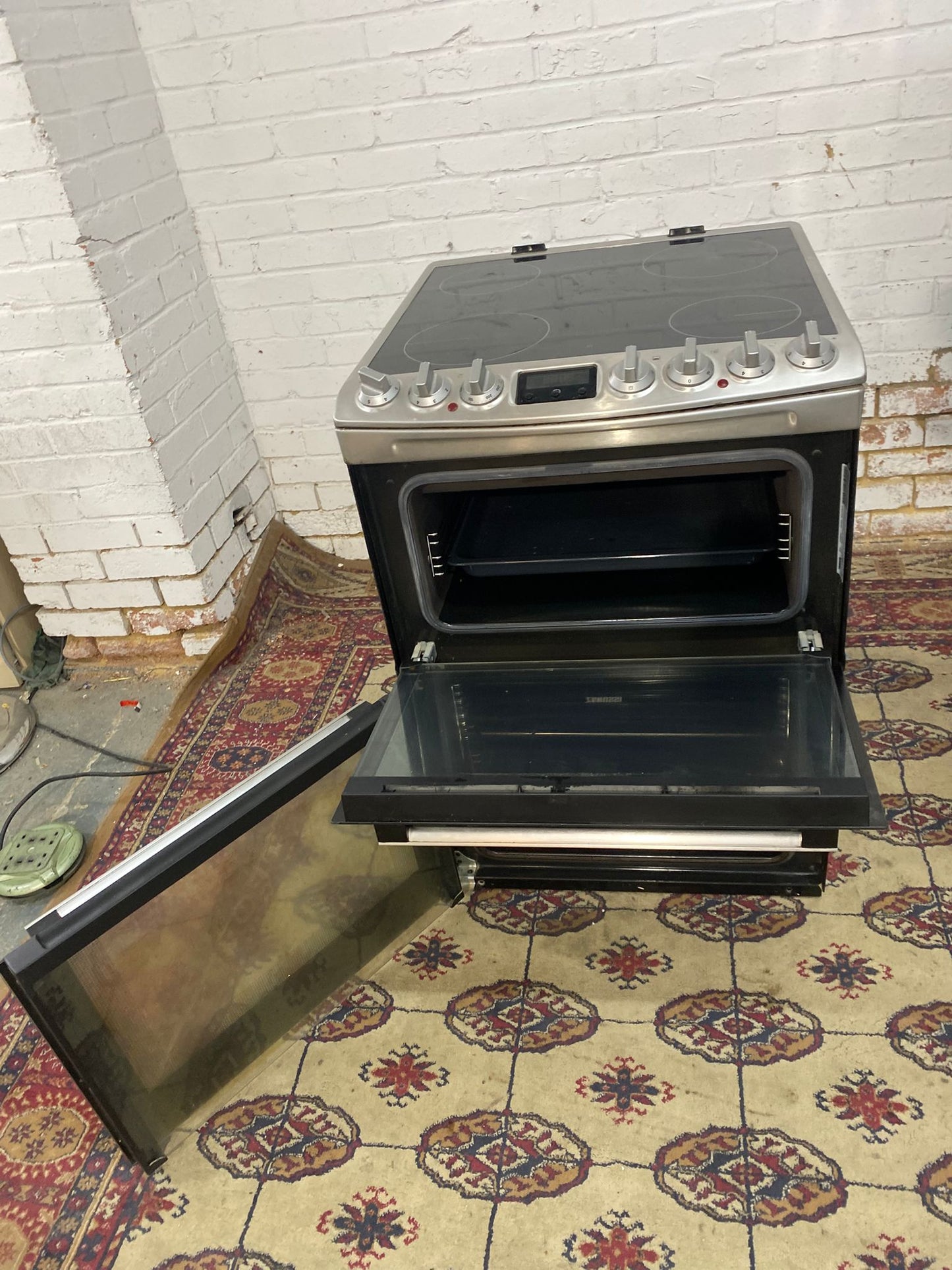 Beautiful 60CM Zanussi StainLess Steel Induction Ceramic Electric Cooker With Dual Grill/Oven For Sale