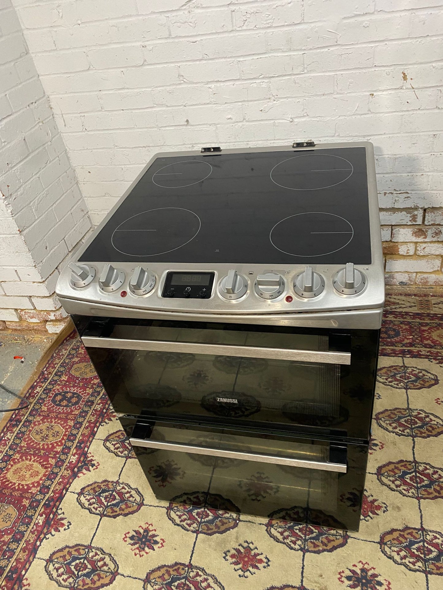 Beautiful 60CM Zanussi StainLess Steel Induction Ceramic Electric Cooker With Dual Grill/Oven For Sale