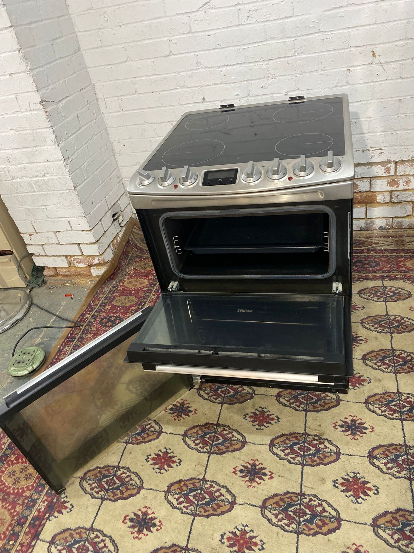 Beautiful 60CM Zanussi StainLess Steel Induction Ceramic Electric Cooker With Dual Grill/Oven For Sale