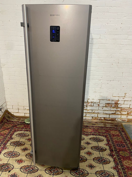 FREE DELIVERY Beautiful Samsung Standing Fridge For Sale