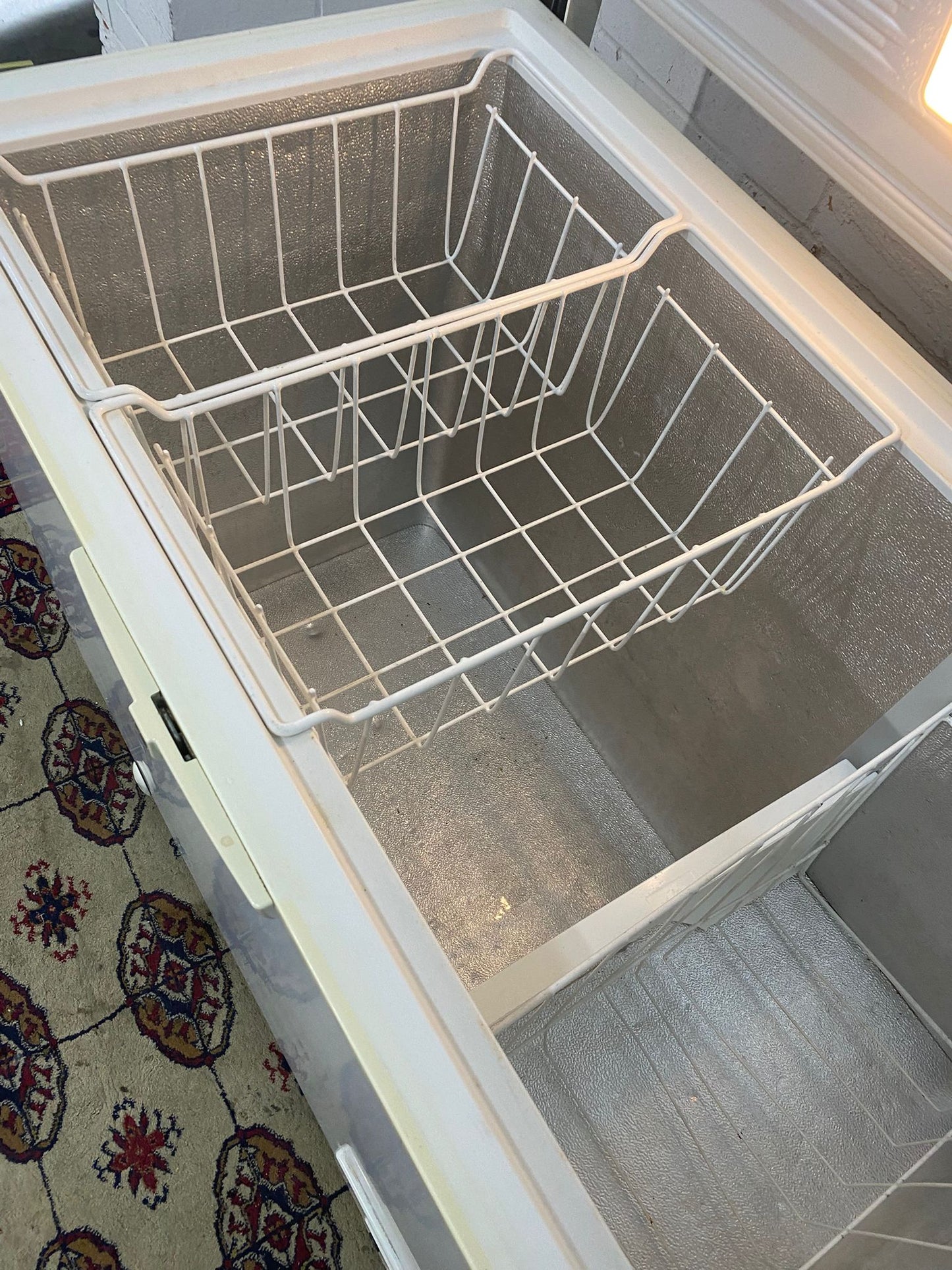 Whirlpool Large 330L Commercial Chest Freezer Frost Free Technology